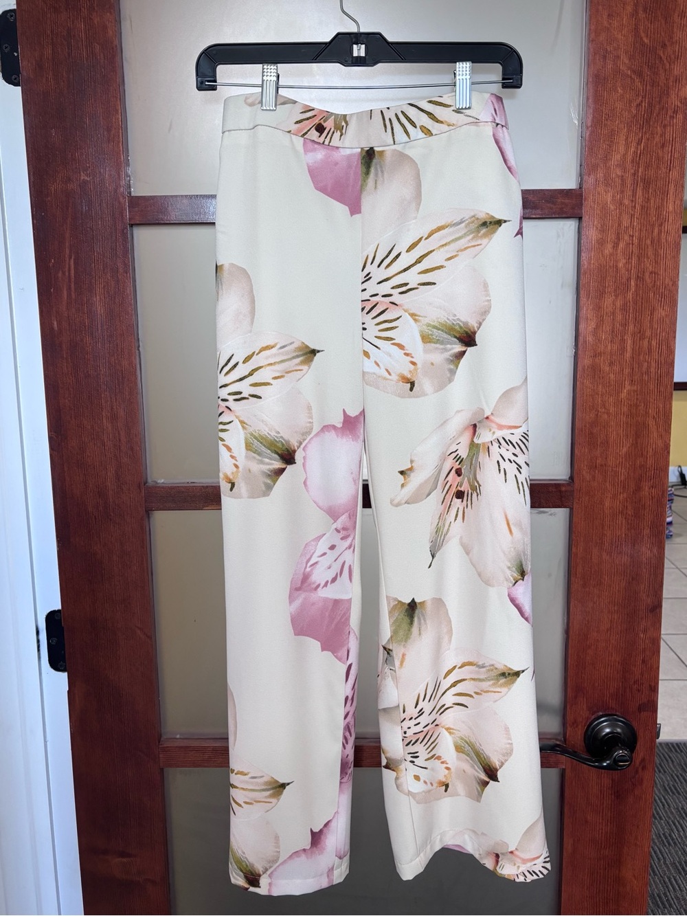 Frank Lyman Design Cream Floral Wide-Leg Pants with Pink Accents